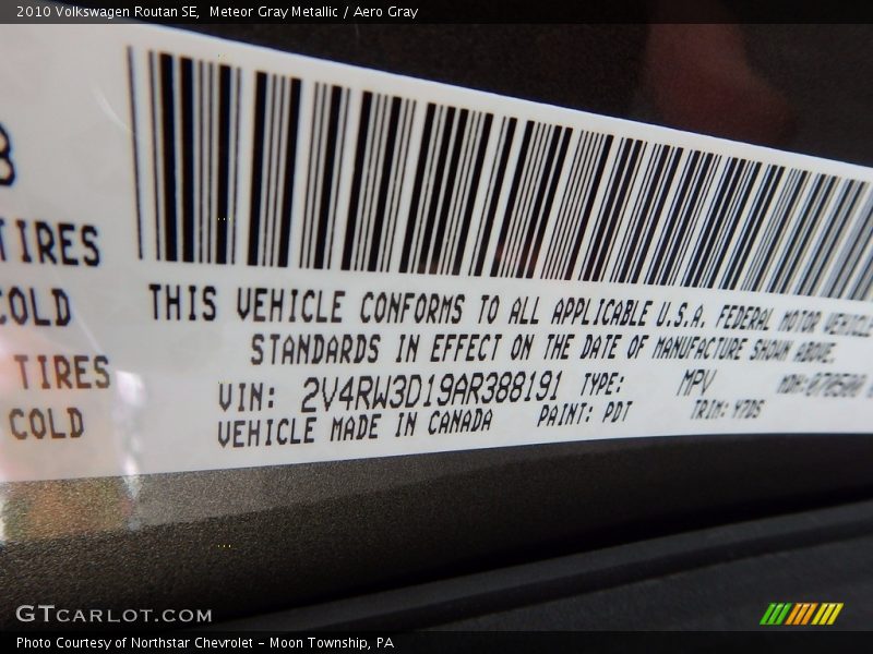 Meteor Gray Metallic / Aero Gray 2010 Volkswagen Routan SE