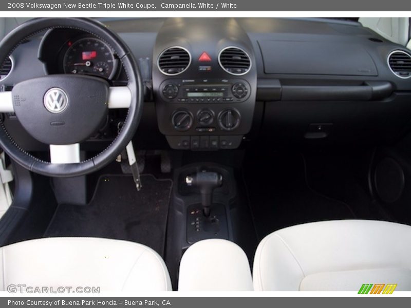 Campanella White / White 2008 Volkswagen New Beetle Triple White Coupe