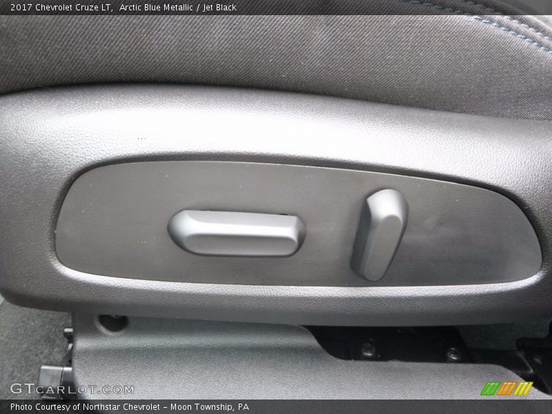 Arctic Blue Metallic / Jet Black 2017 Chevrolet Cruze LT