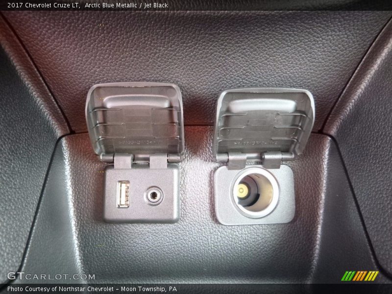 Arctic Blue Metallic / Jet Black 2017 Chevrolet Cruze LT