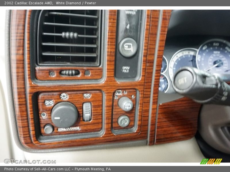 White Diamond / Pewter 2002 Cadillac Escalade AWD