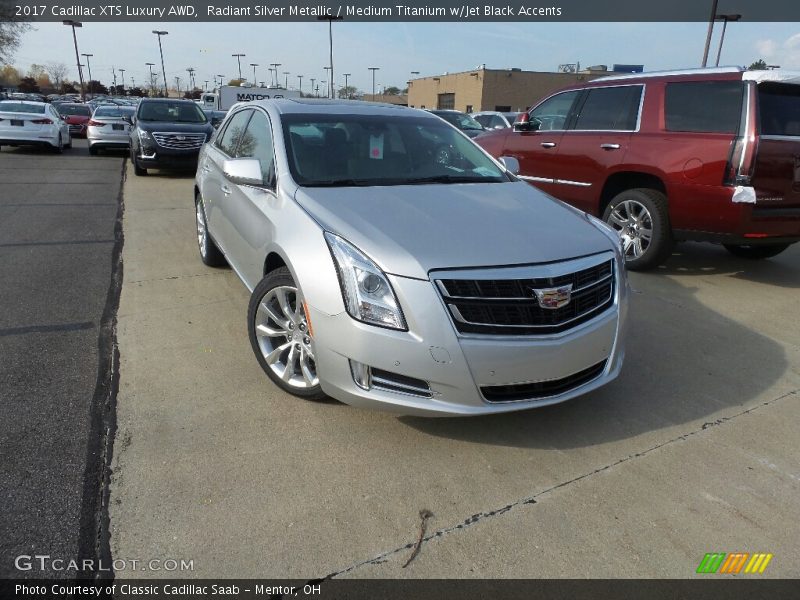 Front 3/4 View of 2017 XTS Luxury AWD