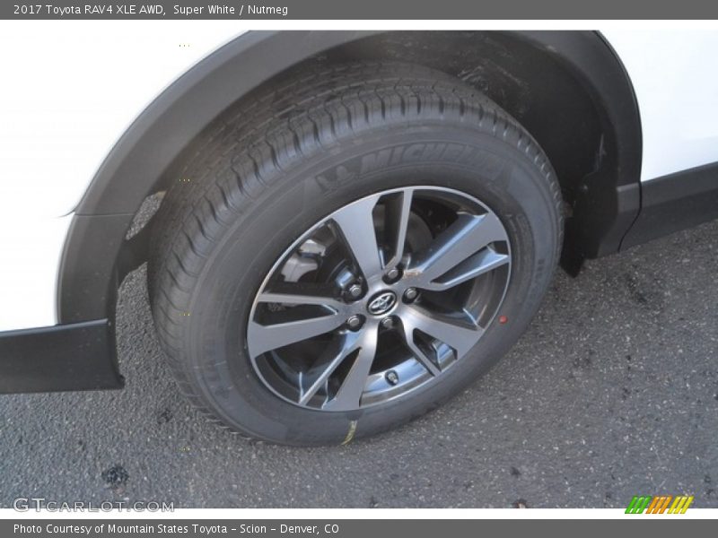 Super White / Nutmeg 2017 Toyota RAV4 XLE AWD