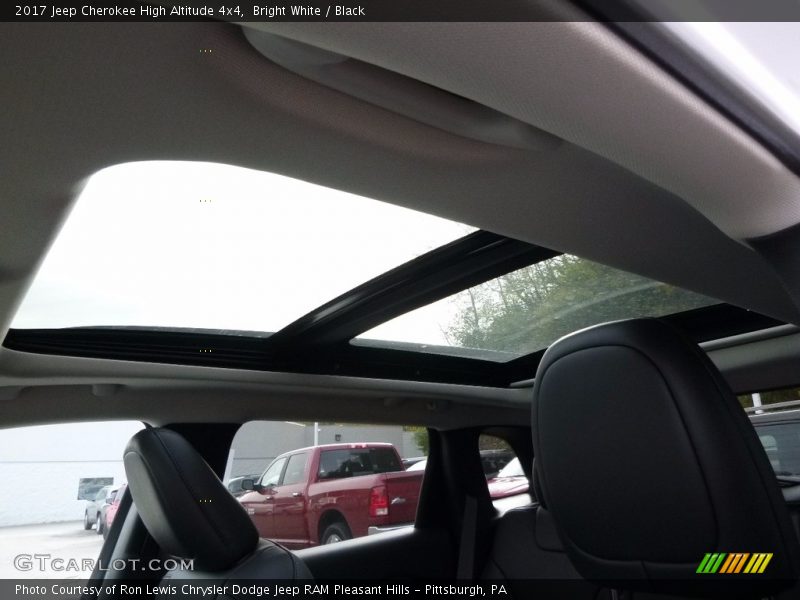 Sunroof of 2017 Cherokee High Altitude 4x4