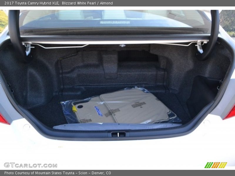 Blizzard White Pearl / Almond 2017 Toyota Camry Hybrid XLE