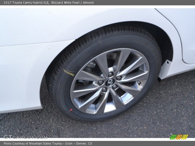 Blizzard White Pearl / Almond 2017 Toyota Camry Hybrid XLE