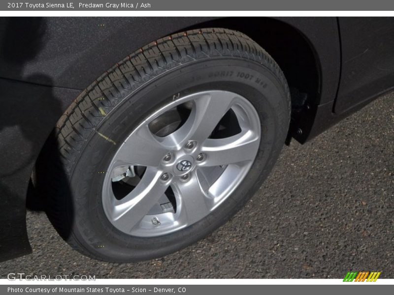 Predawn Gray Mica / Ash 2017 Toyota Sienna LE