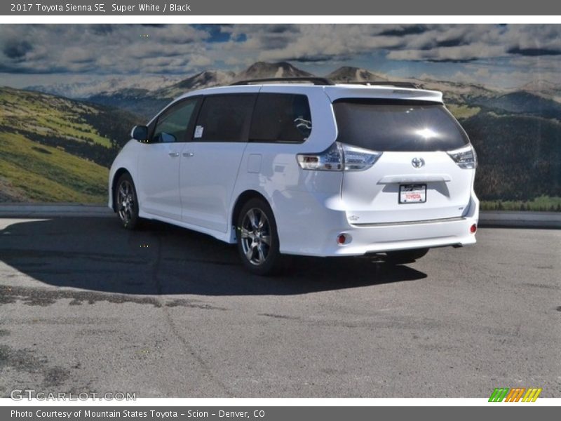 Super White / Black 2017 Toyota Sienna SE