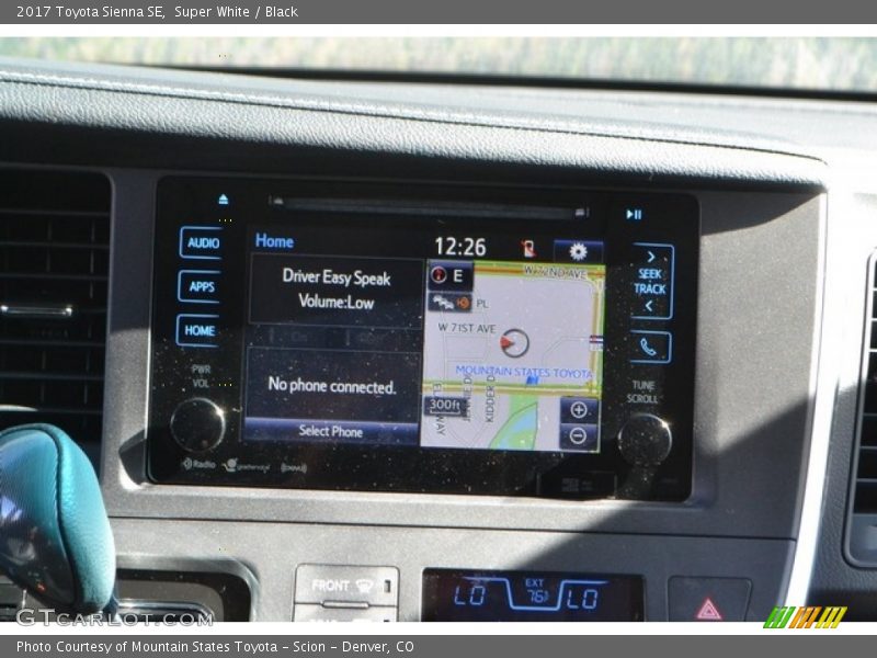 Super White / Black 2017 Toyota Sienna SE