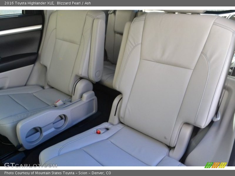 Blizzard Pearl / Ash 2016 Toyota Highlander XLE