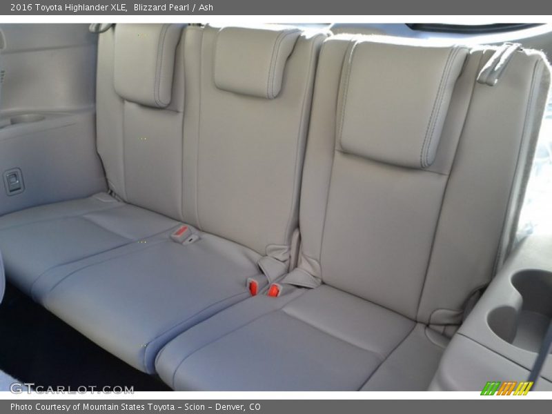 Blizzard Pearl / Ash 2016 Toyota Highlander XLE