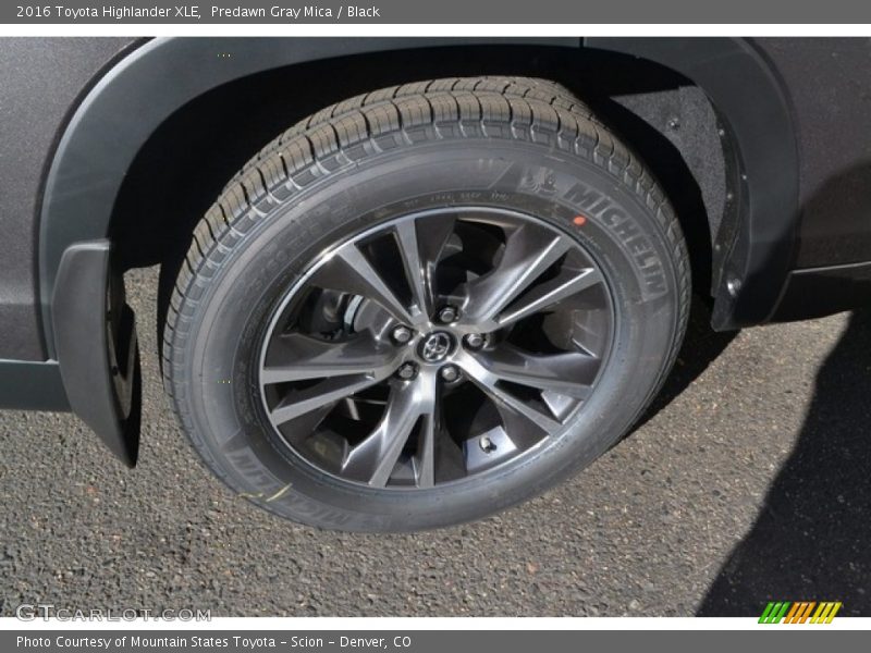 Predawn Gray Mica / Black 2016 Toyota Highlander XLE