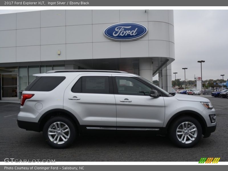 Ingot Silver / Ebony Black 2017 Ford Explorer XLT
