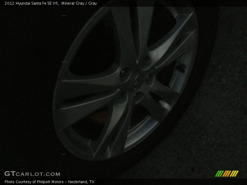 Mineral Gray / Gray 2012 Hyundai Santa Fe SE V6