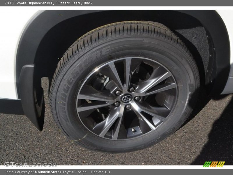 Blizzard Pearl / Black 2016 Toyota Highlander XLE