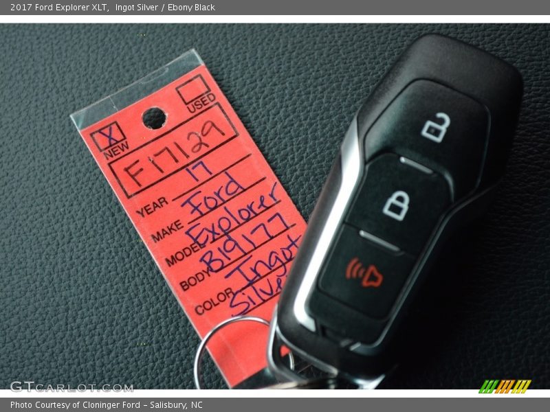 Ingot Silver / Ebony Black 2017 Ford Explorer XLT