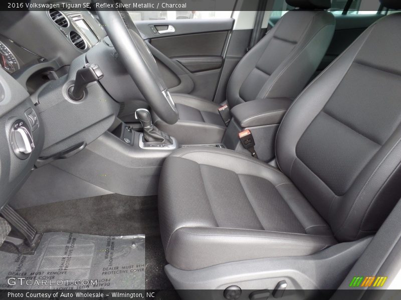 Reflex Silver Metallic / Charcoal 2016 Volkswagen Tiguan SE