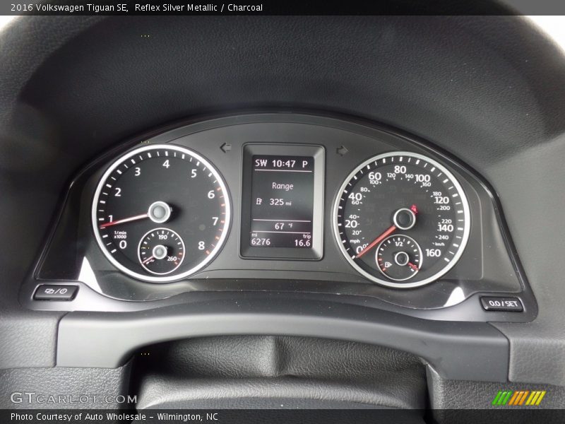 Reflex Silver Metallic / Charcoal 2016 Volkswagen Tiguan SE