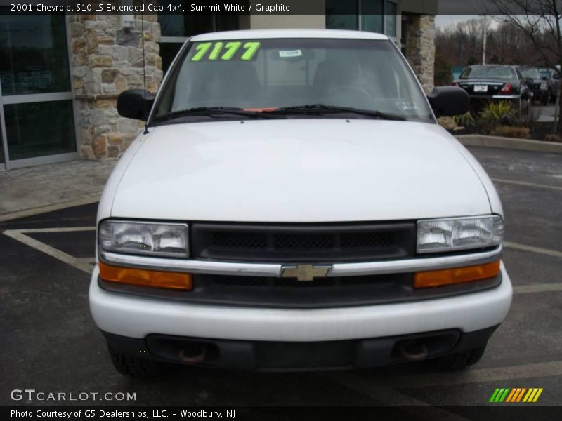 Summit White / Graphite 2001 Chevrolet S10 LS Extended Cab 4x4