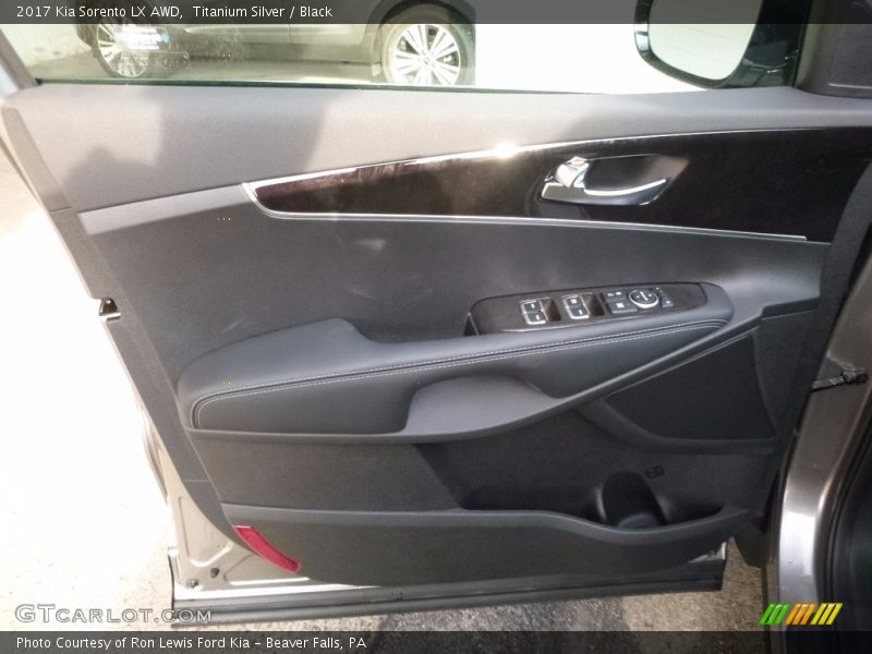 Door Panel of 2017 Sorento LX AWD