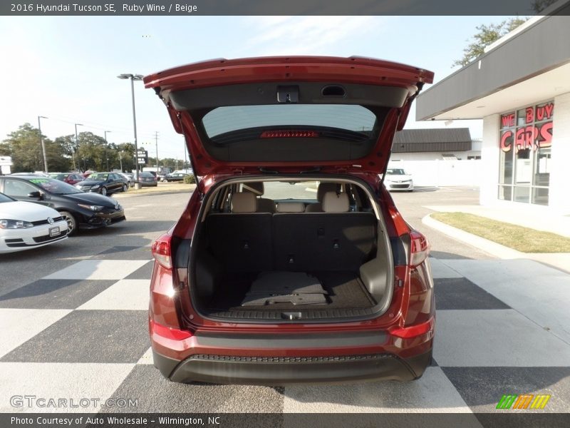 Ruby Wine / Beige 2016 Hyundai Tucson SE