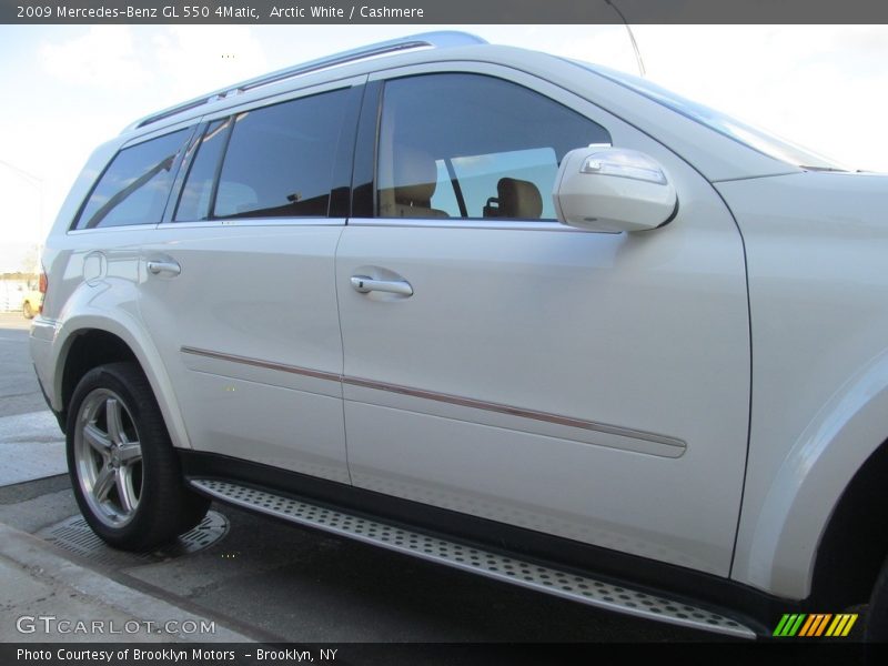 Arctic White / Cashmere 2009 Mercedes-Benz GL 550 4Matic