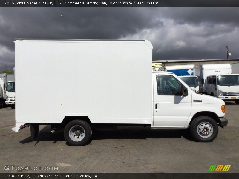 Oxford White / Medium Flint 2006 Ford E Series Cutaway E350 Commercial Moving Van