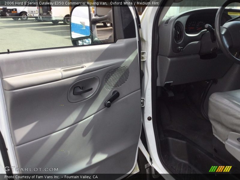 Oxford White / Medium Flint 2006 Ford E Series Cutaway E350 Commercial Moving Van
