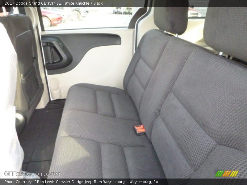 White Knuckle / Black 2017 Dodge Grand Caravan SE