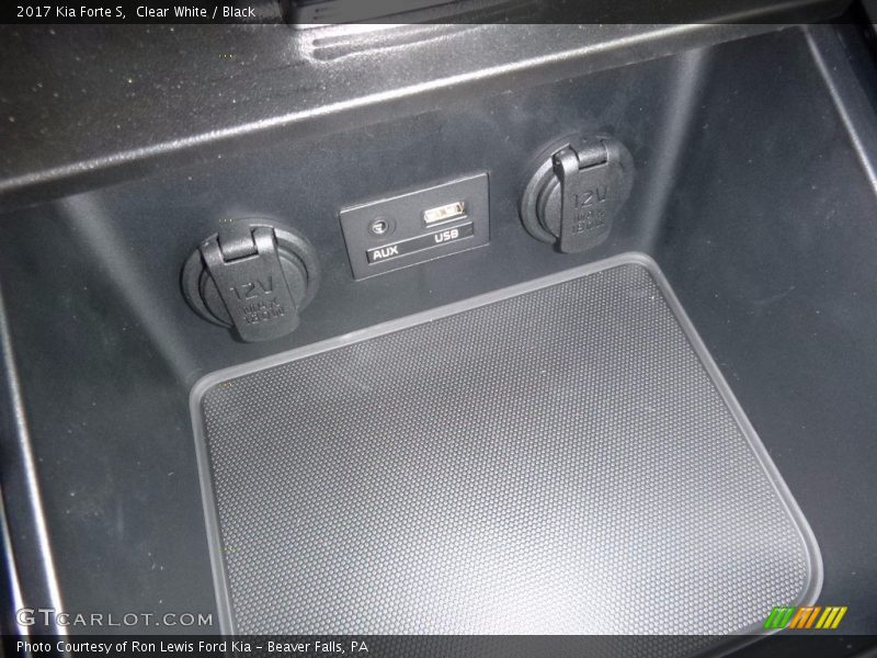 Clear White / Black 2017 Kia Forte S