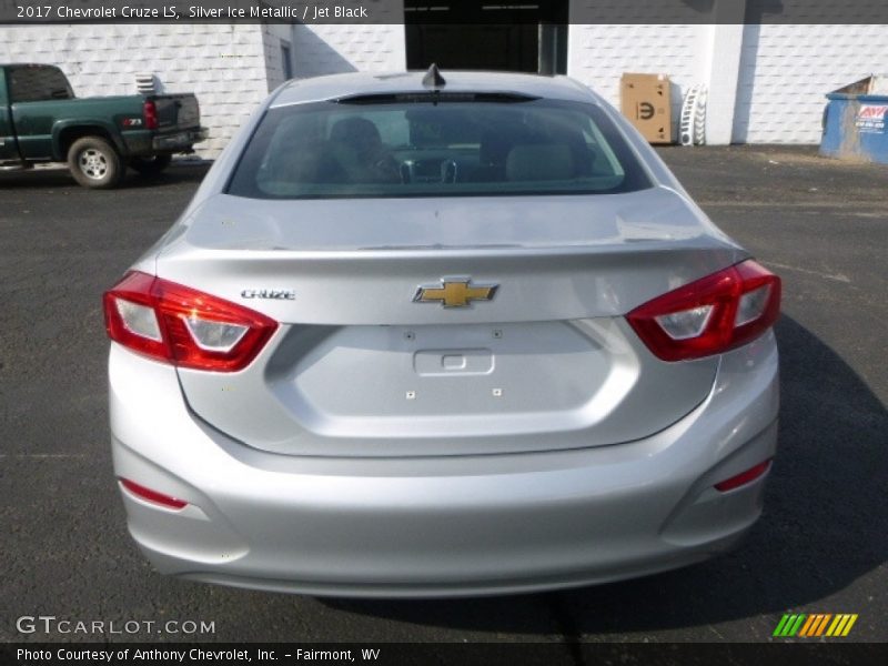Silver Ice Metallic / Jet Black 2017 Chevrolet Cruze LS