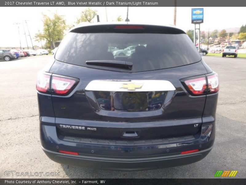 Blue Velvet Metallic / Dark Titanium/Light Titanium 2017 Chevrolet Traverse LT AWD