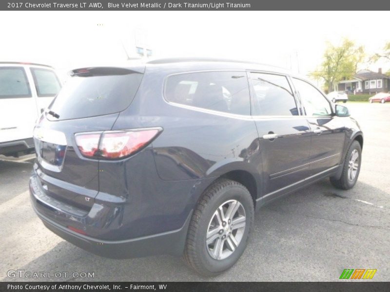 Blue Velvet Metallic / Dark Titanium/Light Titanium 2017 Chevrolet Traverse LT AWD
