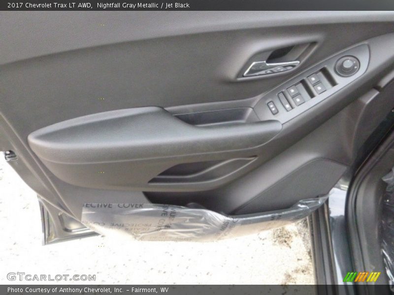 Nightfall Gray Metallic / Jet Black 2017 Chevrolet Trax LT AWD
