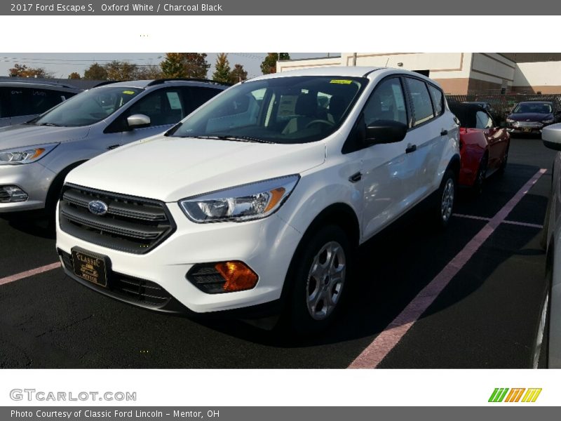 Oxford White / Charcoal Black 2017 Ford Escape S