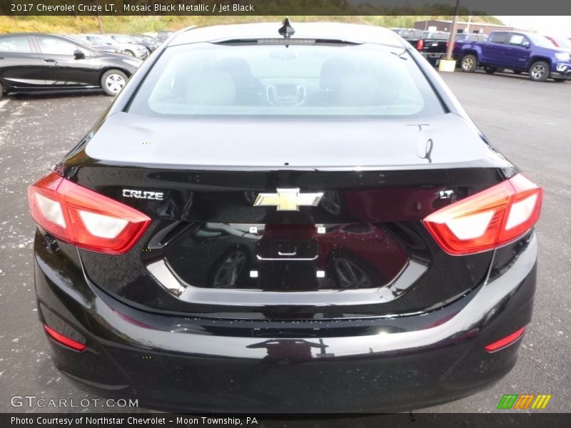Mosaic Black Metallic / Jet Black 2017 Chevrolet Cruze LT