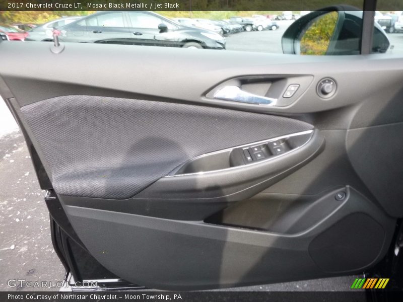 Mosaic Black Metallic / Jet Black 2017 Chevrolet Cruze LT