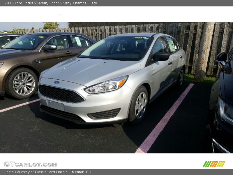Ingot Silver / Charcoal Black 2016 Ford Focus S Sedan
