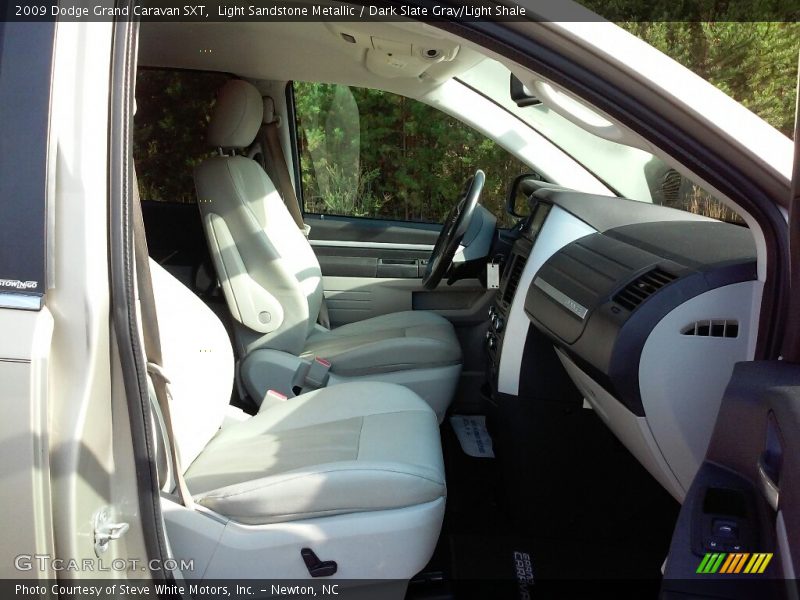 Light Sandstone Metallic / Dark Slate Gray/Light Shale 2009 Dodge Grand Caravan SXT