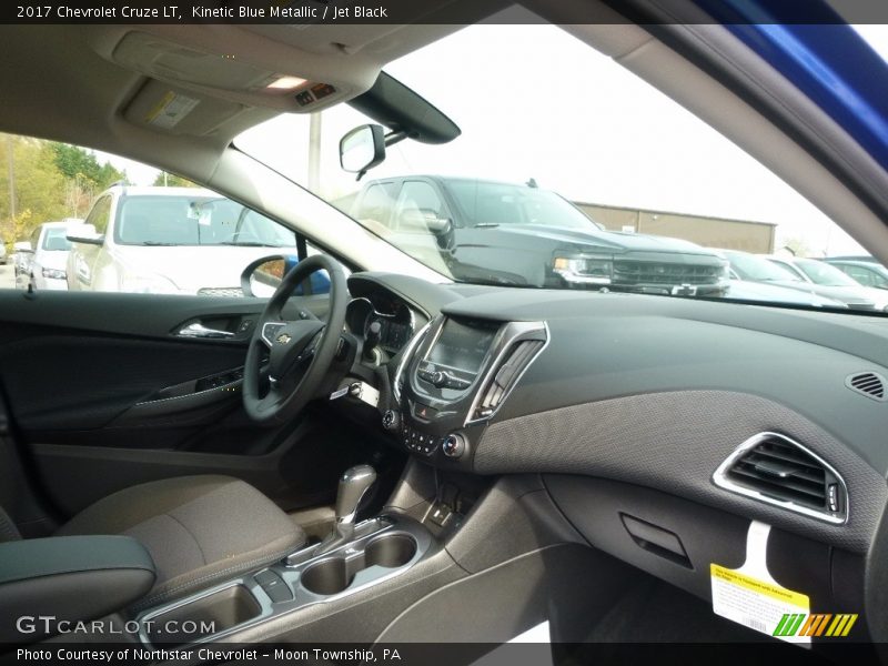 Kinetic Blue Metallic / Jet Black 2017 Chevrolet Cruze LT