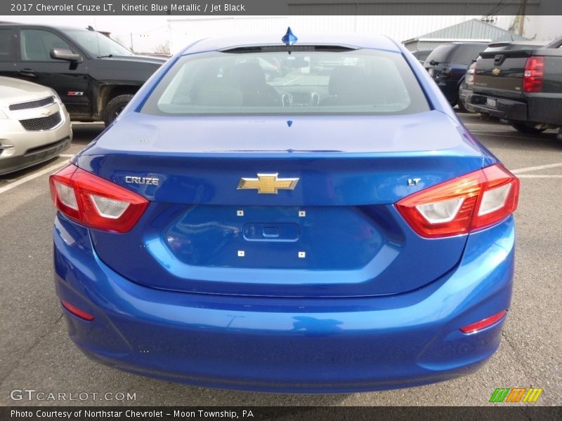 Kinetic Blue Metallic / Jet Black 2017 Chevrolet Cruze LT