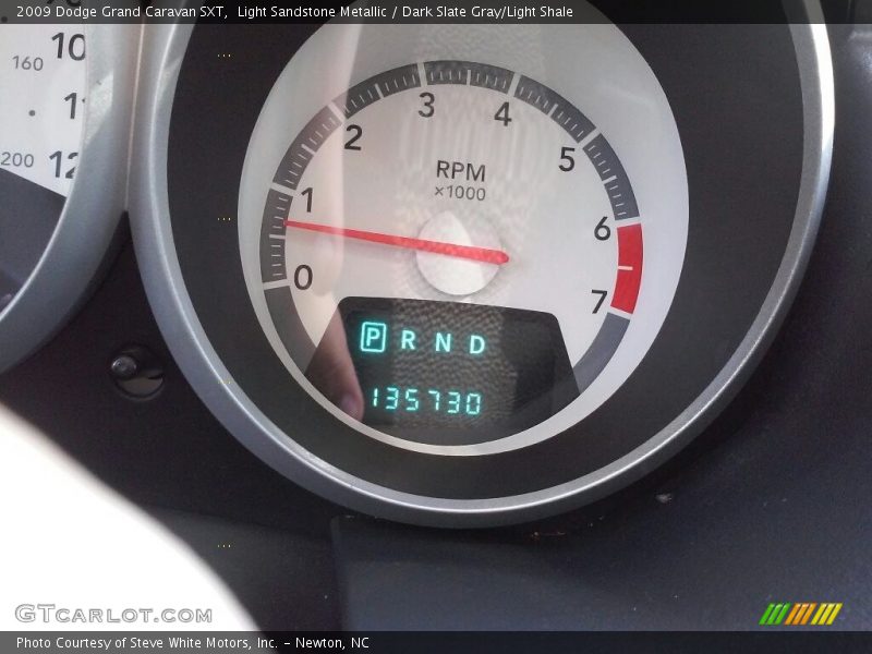 Light Sandstone Metallic / Dark Slate Gray/Light Shale 2009 Dodge Grand Caravan SXT