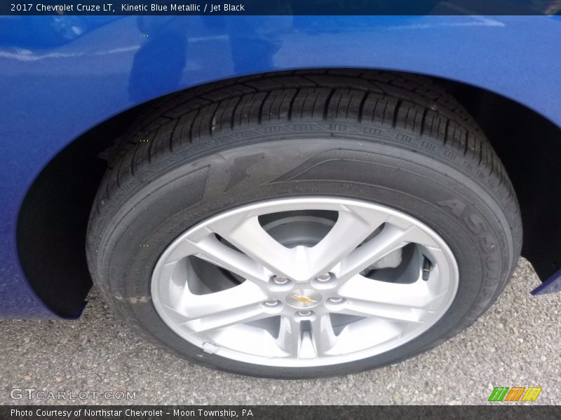 Kinetic Blue Metallic / Jet Black 2017 Chevrolet Cruze LT