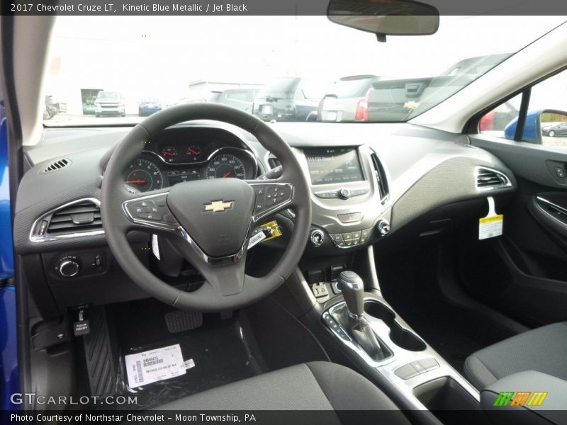 Kinetic Blue Metallic / Jet Black 2017 Chevrolet Cruze LT
