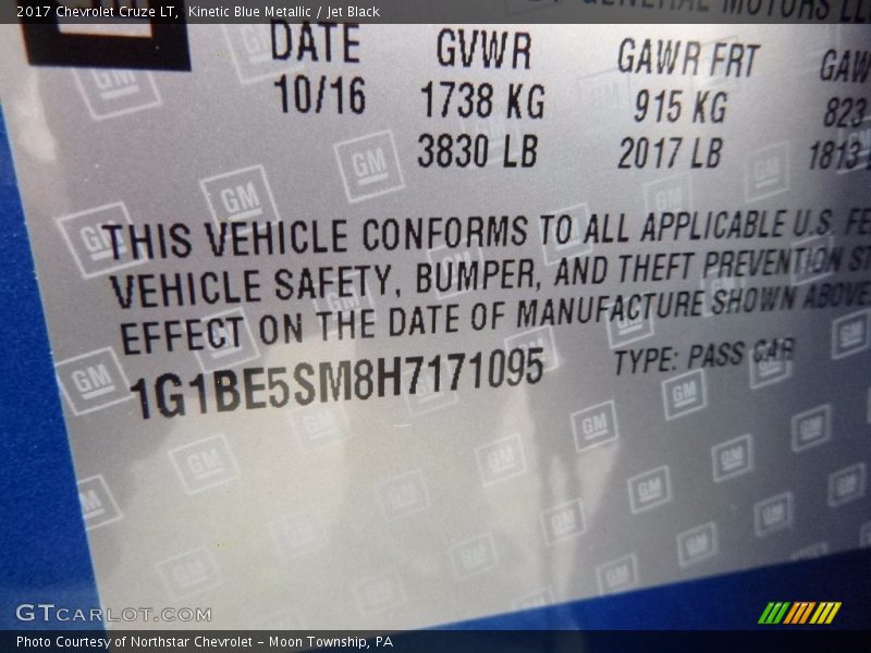 Kinetic Blue Metallic / Jet Black 2017 Chevrolet Cruze LT