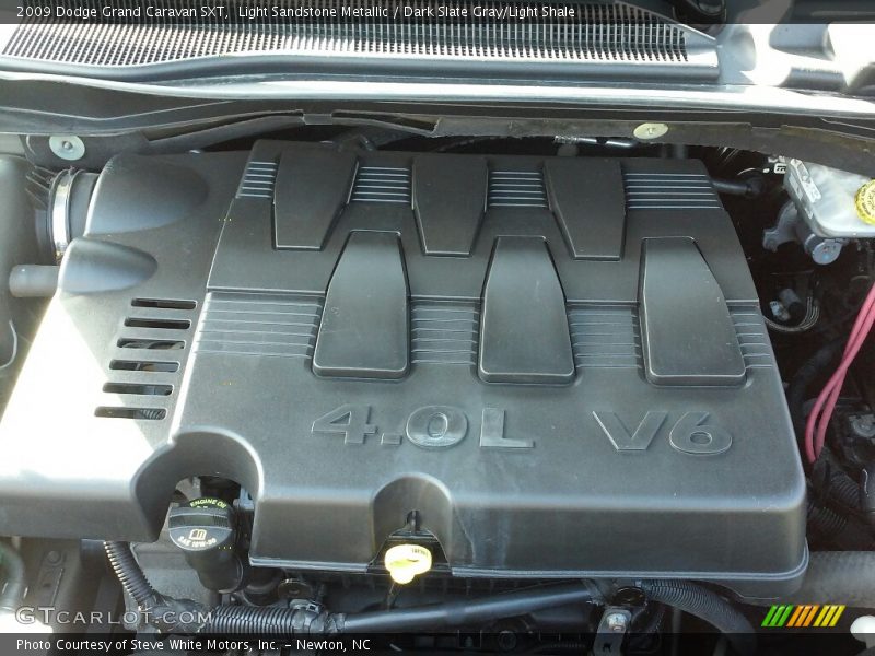 Light Sandstone Metallic / Dark Slate Gray/Light Shale 2009 Dodge Grand Caravan SXT