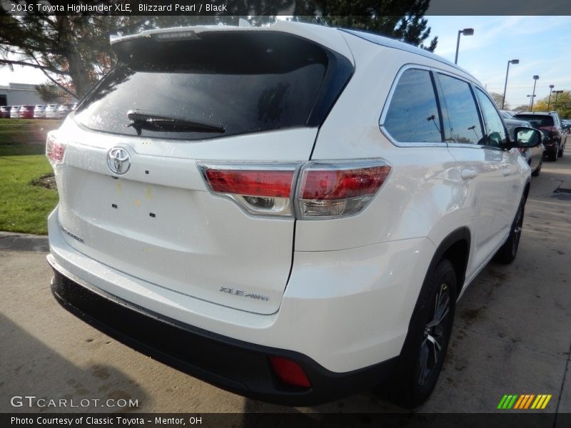 Blizzard Pearl / Black 2016 Toyota Highlander XLE