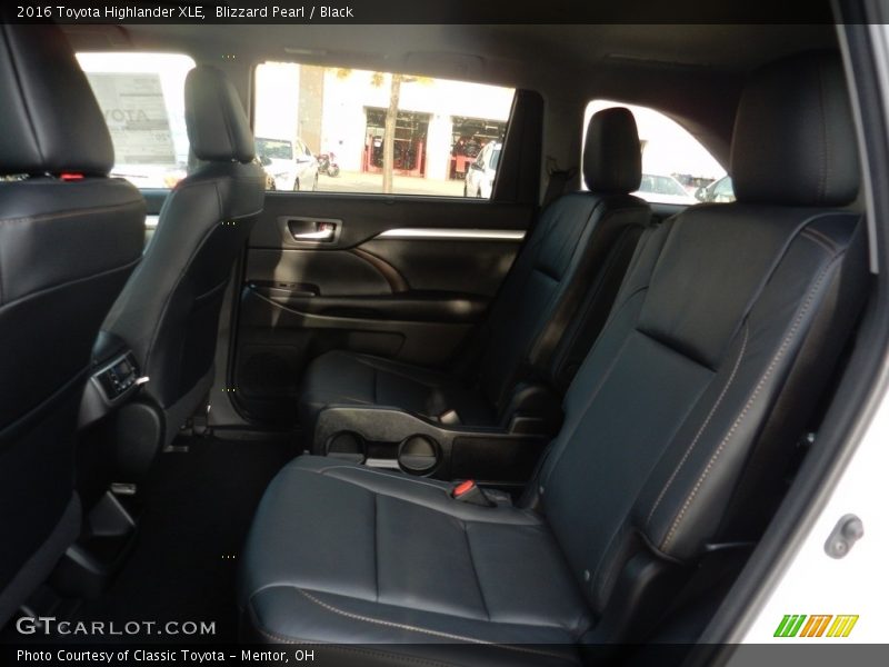Blizzard Pearl / Black 2016 Toyota Highlander XLE