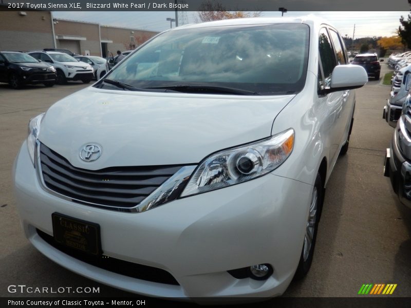 Blizzard White Pearl / Dark Bisque 2017 Toyota Sienna XLE