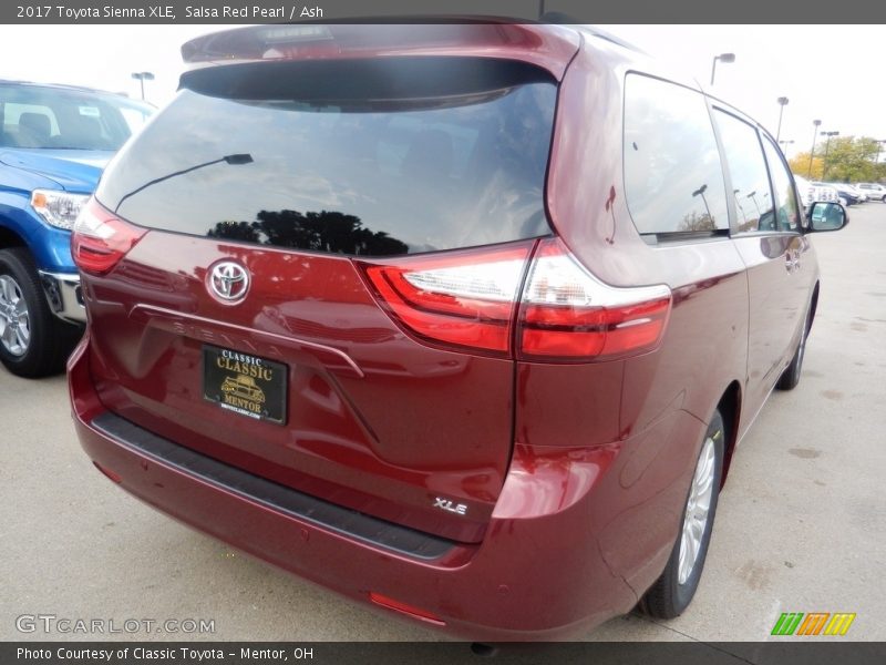Salsa Red Pearl / Ash 2017 Toyota Sienna XLE